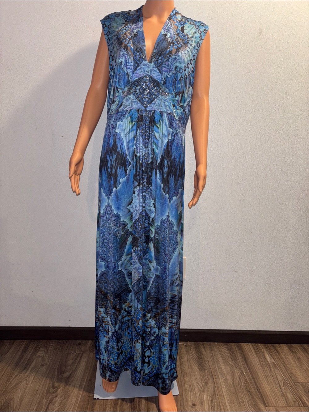 World unity Blue Printed V-Neck Sleeveless Maxi Dress